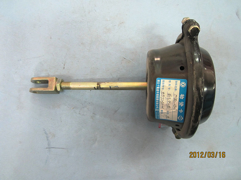 Передняя левая тормозная камера-1