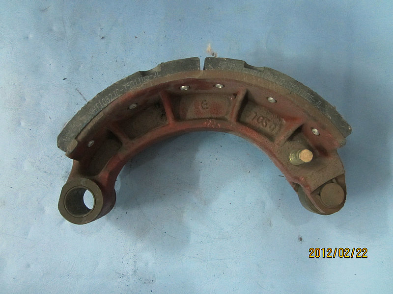 6795 front brake shoe assembly (360*130)-1
