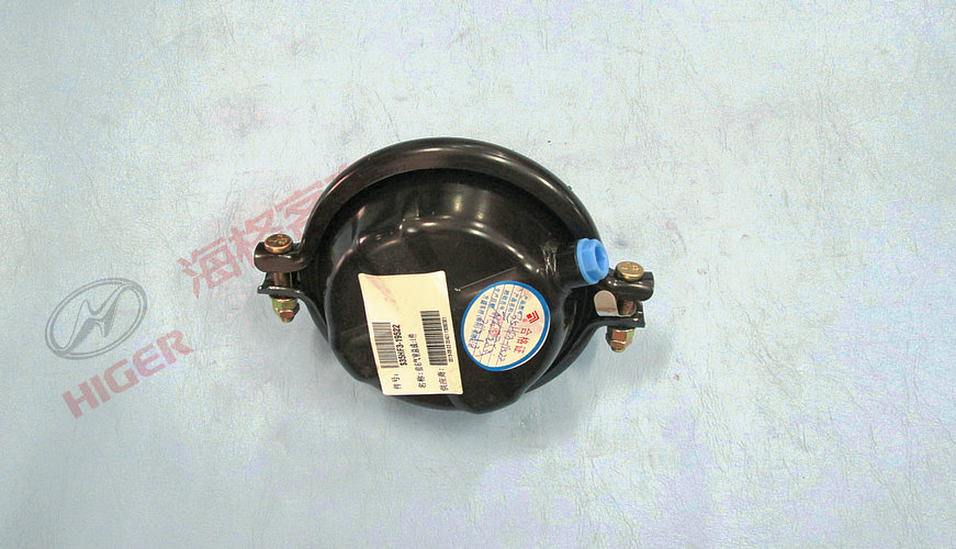 Спереди слева от камеры воздушной безопасности-1