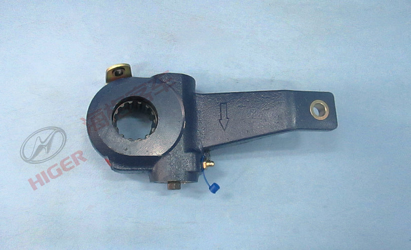 Left rear adjusting arm