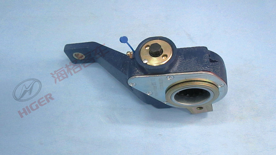 Right rear adjusting arm