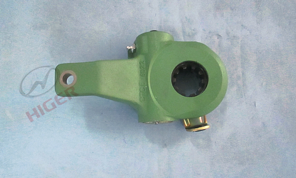 Right automatic adjustment arm assembly