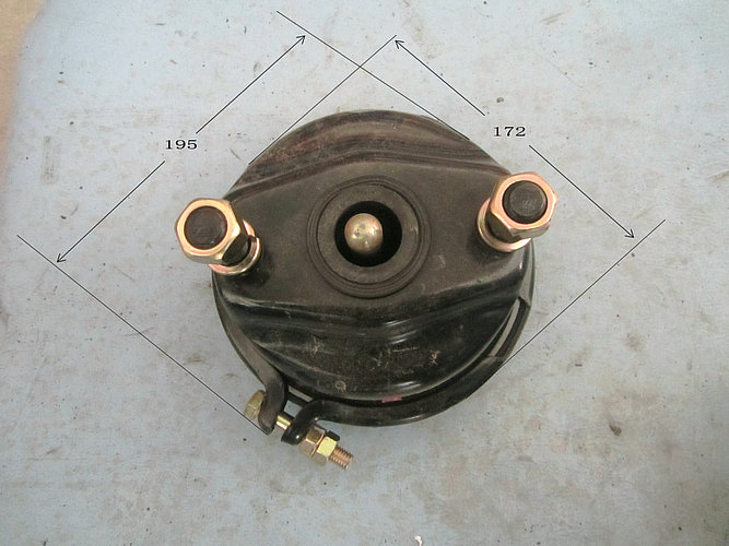 Right brake air chamber assembly