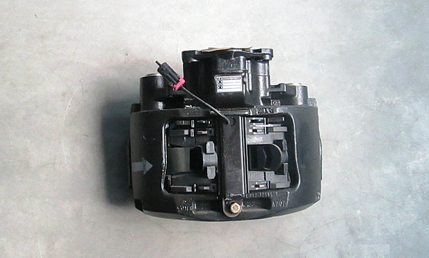 Right brake caliper assembly