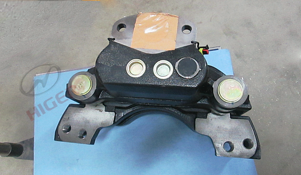 Front right disc brake assembly