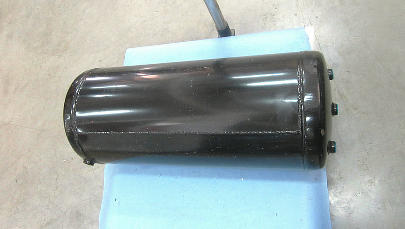 Air storage cylinder assembly