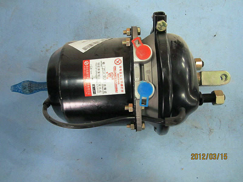 Камера пружинного тормоза в сборе с задним левым пружинным тормозом-1