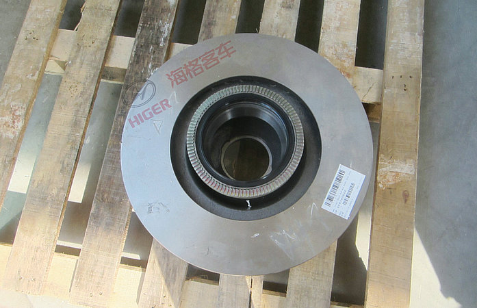 Front wheel hub and brake disc assembly