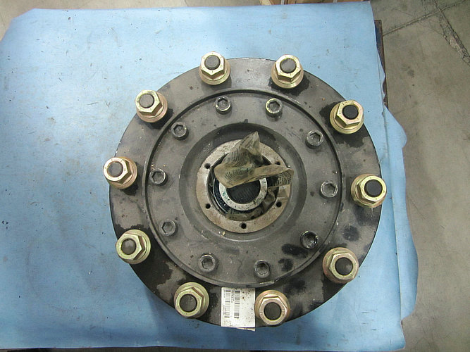 Front wheel hub assembly