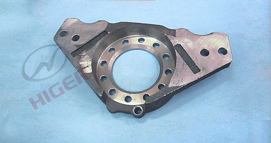 Скобка заднего правого тормоза в сборе