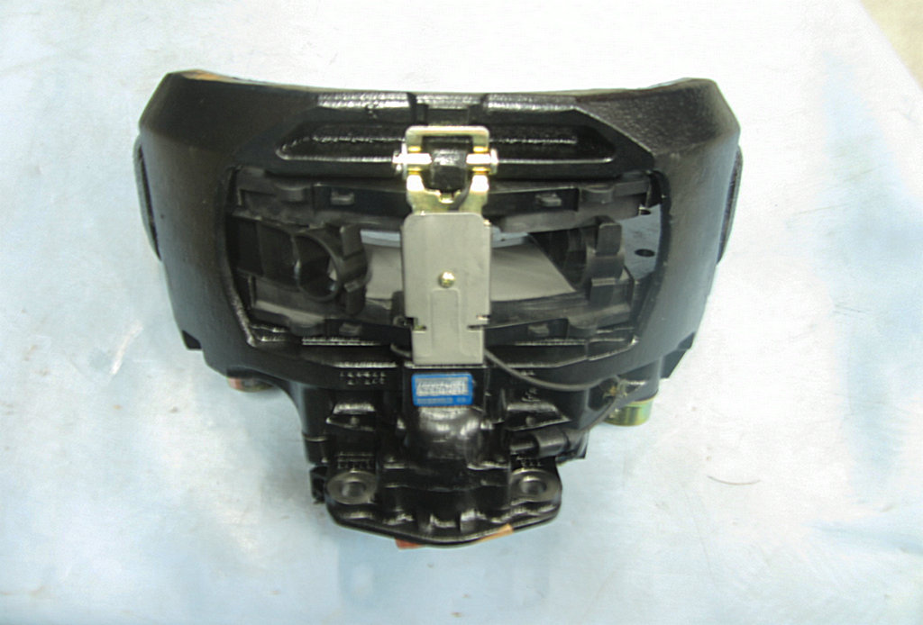 Right brake caliper assembly