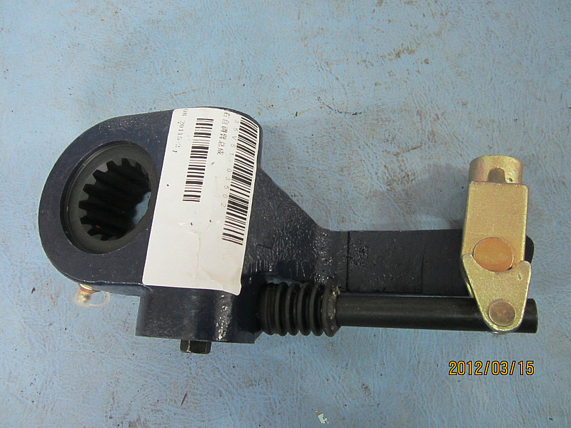 Front right self-adjustment arm assembly