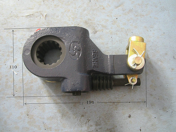 Right automatic adjustment arm assembly