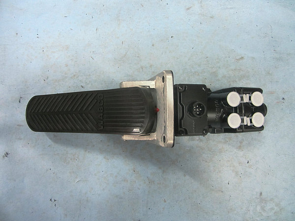 Air brake valve (WABCO)-1