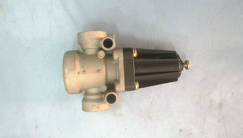 Pressure limiting valve