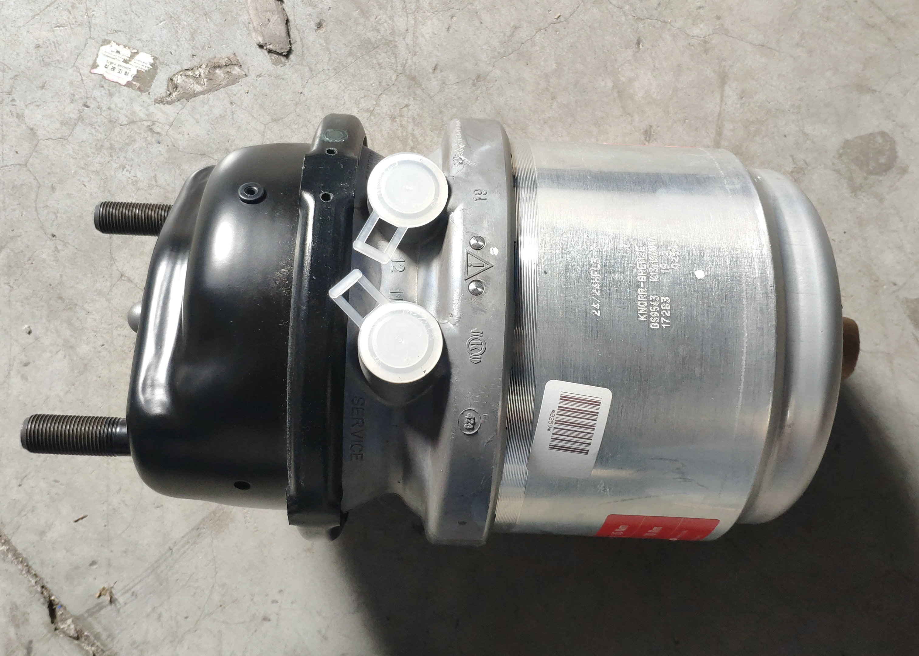 Rear left energy storage spring brake air chamber