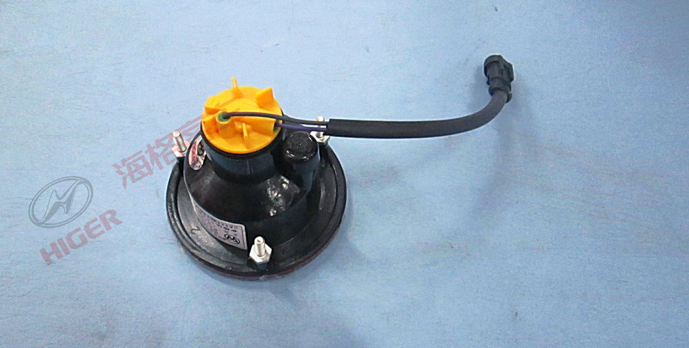 Задний противотуманный огонь (с восстановимым отражателем)