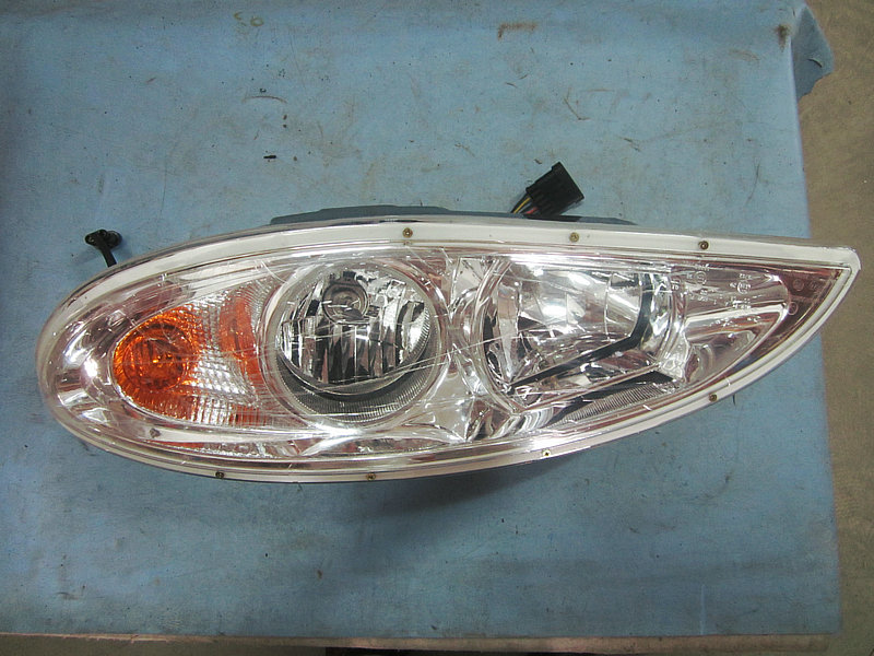 Left front combination light