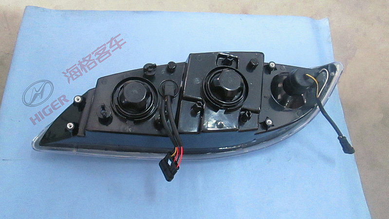 Right front combination light