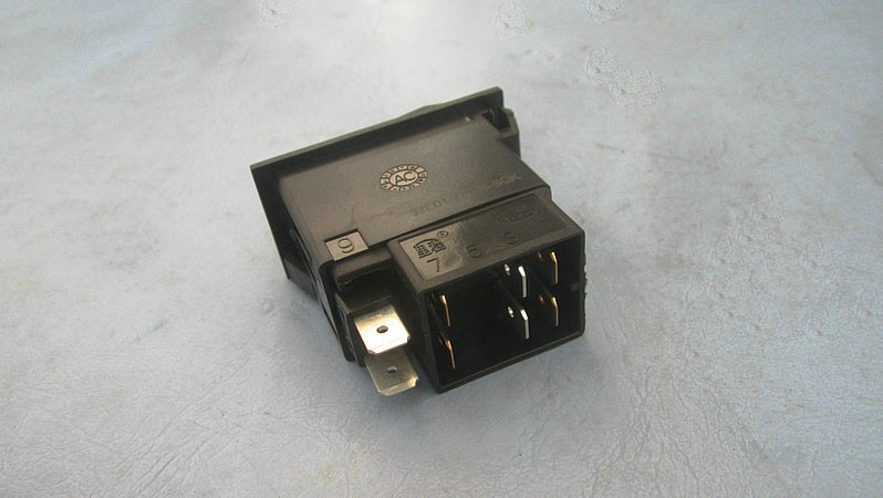 Commutateur de rocker (porte arrière du passager)-1