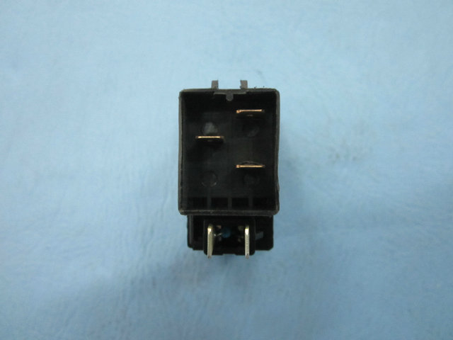 翘板开关(灯光总开关)-2