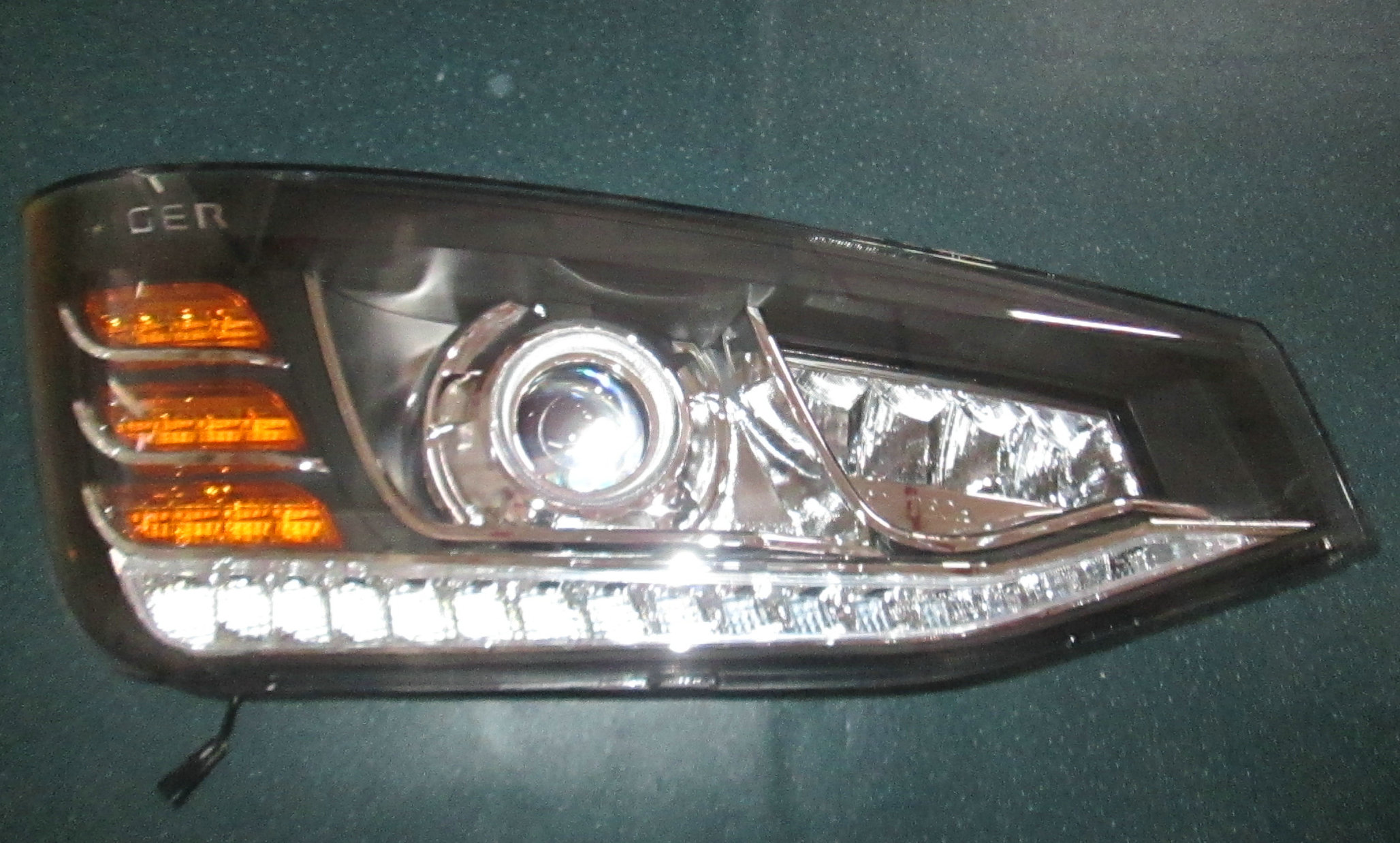 Left front combination light (LED electric regulator)