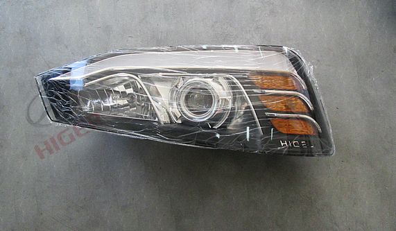 Lumière de combinaison avant droite (avec feu de circulation diurne)-1