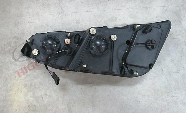 Right front combination light-1