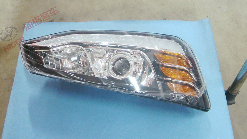 Right front combination light