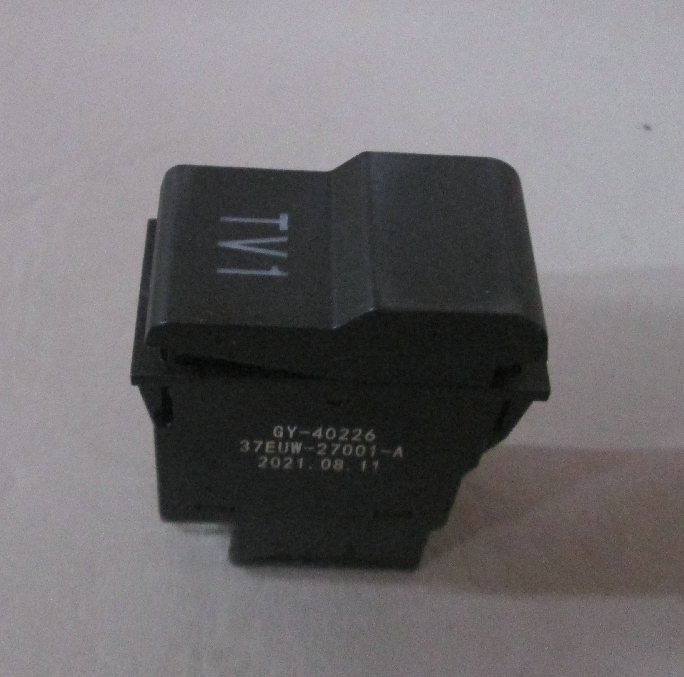 Рокерный переключатель (TV1)-1