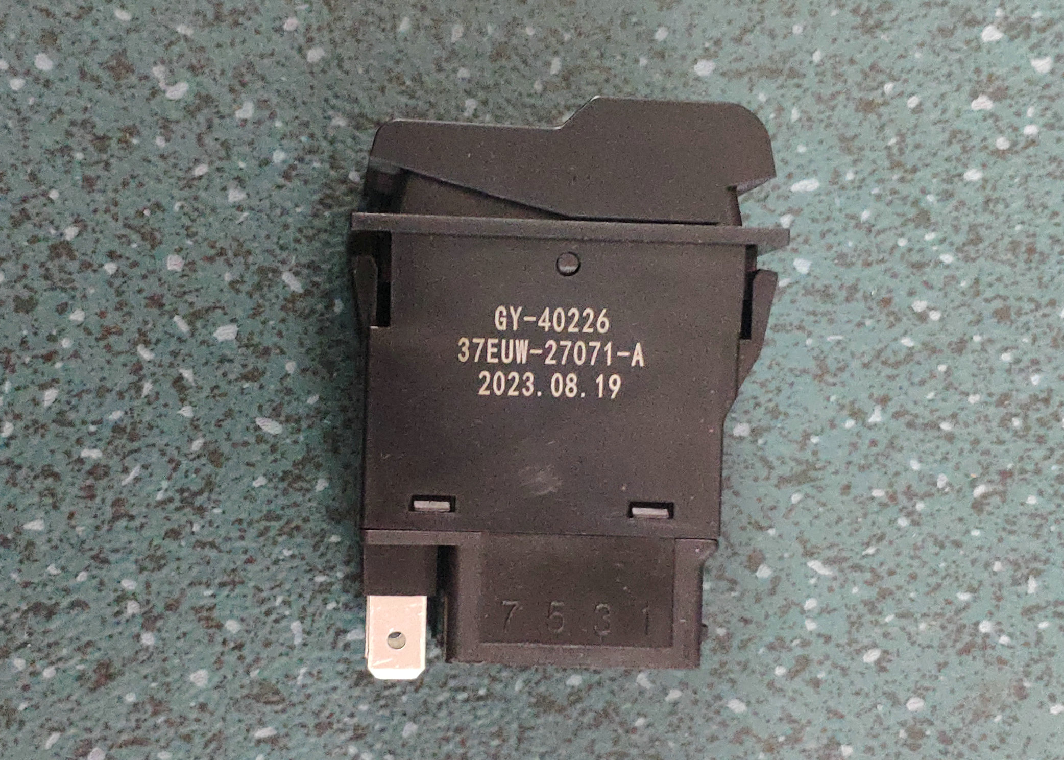 Rocker switch (USB)-1