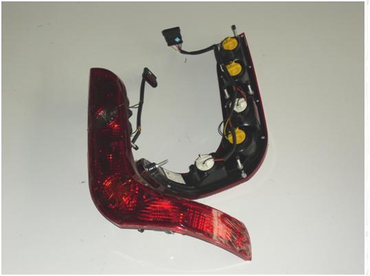 Feu Combinaison arrière gauche