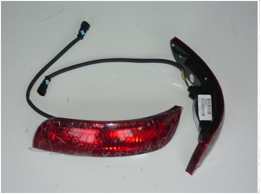 Rear position light (right)