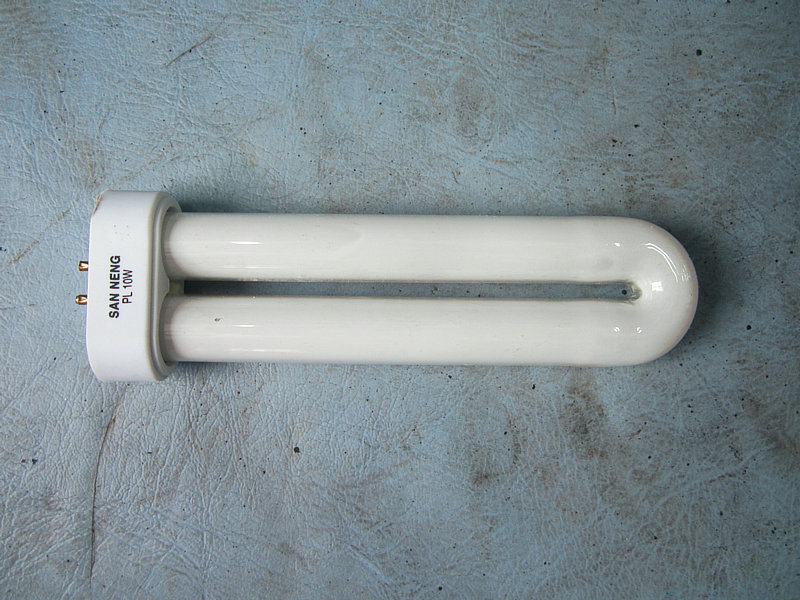 Лампа в форме U (два ряда проводных столба) (10 Вт)