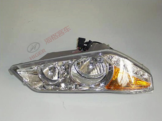 Lumière avant de combinaison droite