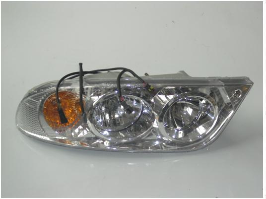 Левый передний комбинатор света (12V)