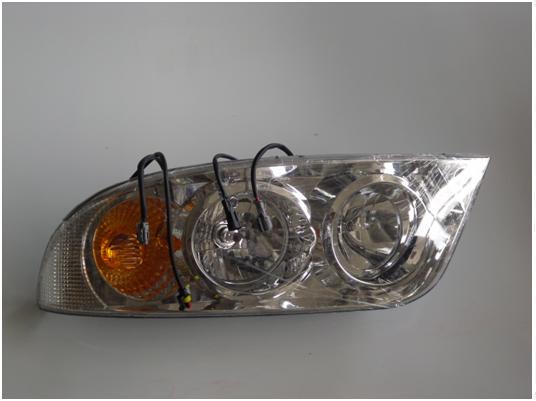 Feux avant à combinaison gauche (24V)