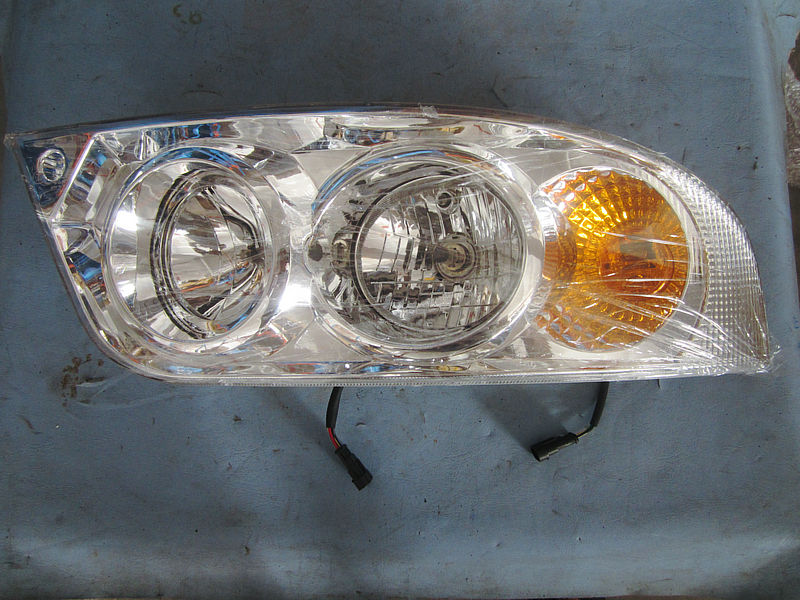 Right front combination light