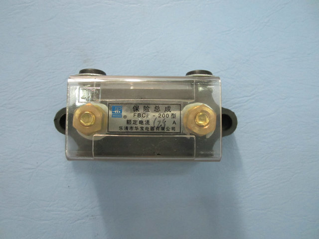 Circuit breaker (125A preheating fuse)