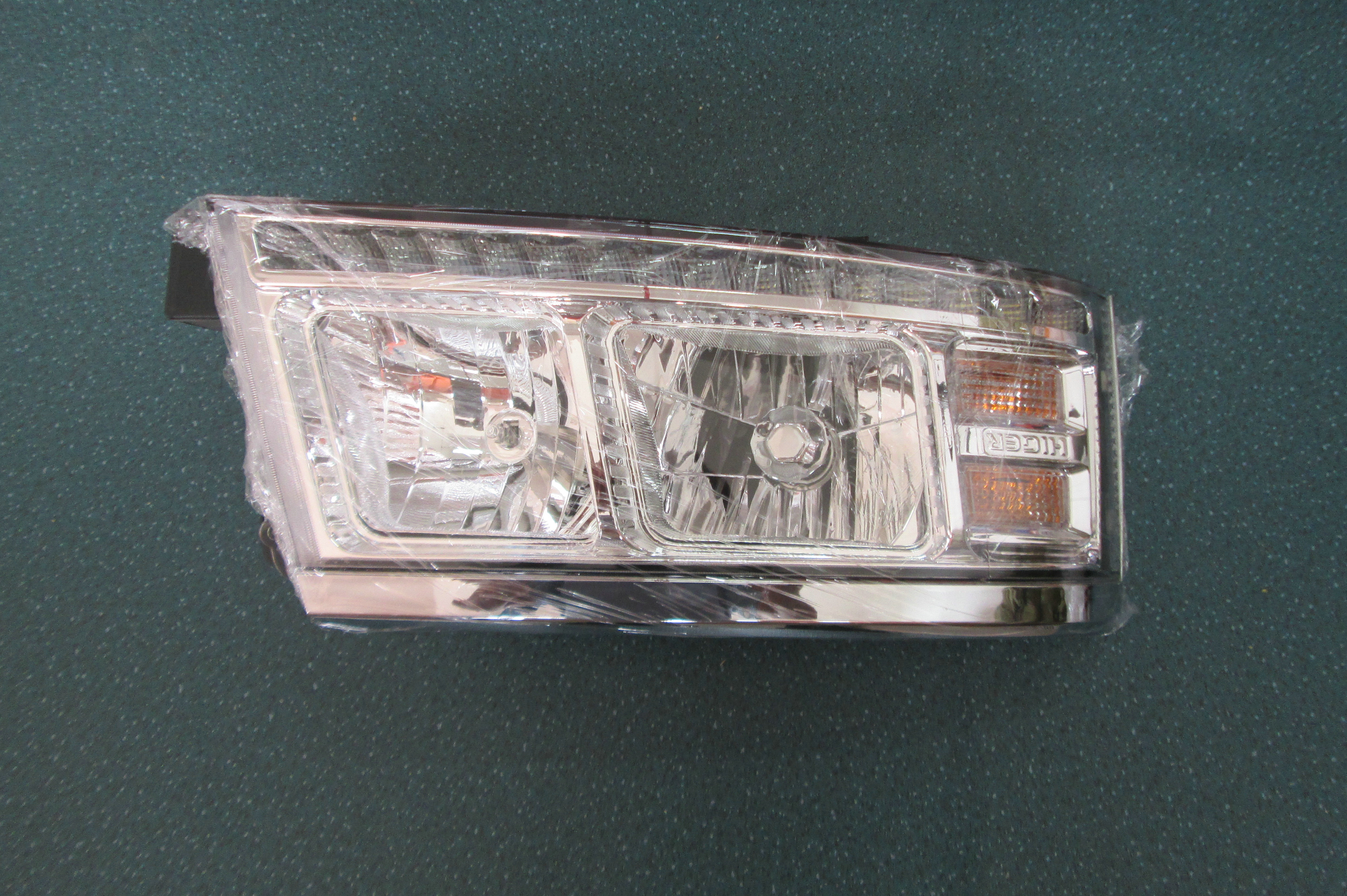 Right front combination light (24V)