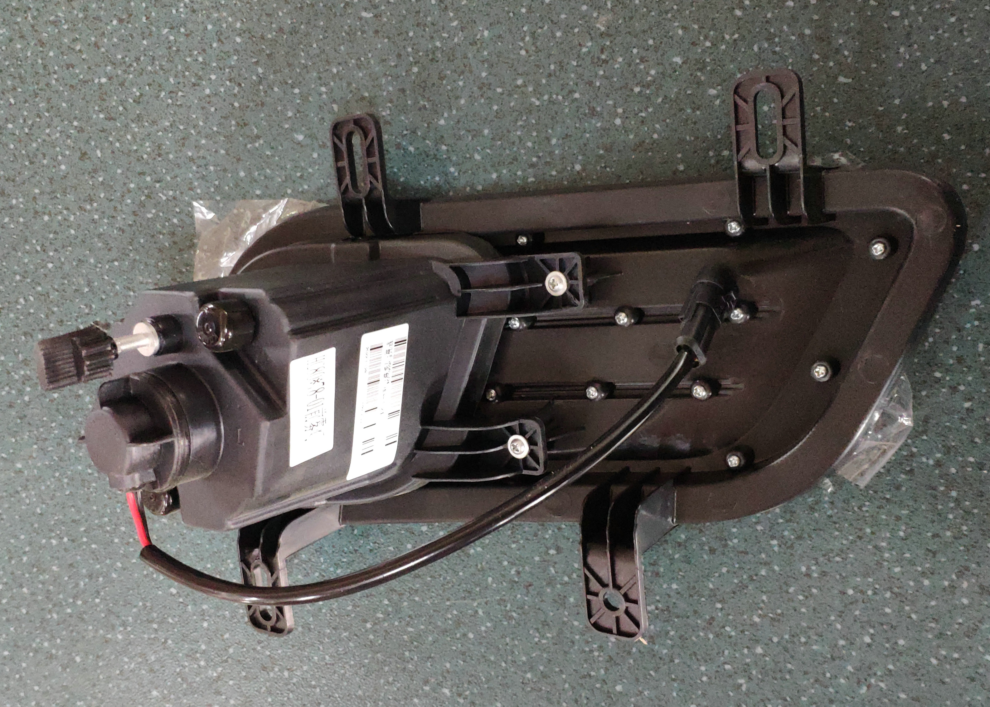 Feux de brouillard avant (avec grille de feu de brouillard gauche 24V)