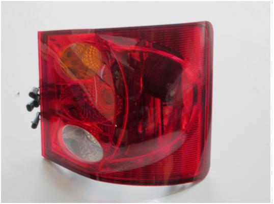 Feu de combinaison arrière droit