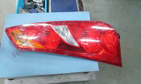 Левый задний комбинированный огонь-1