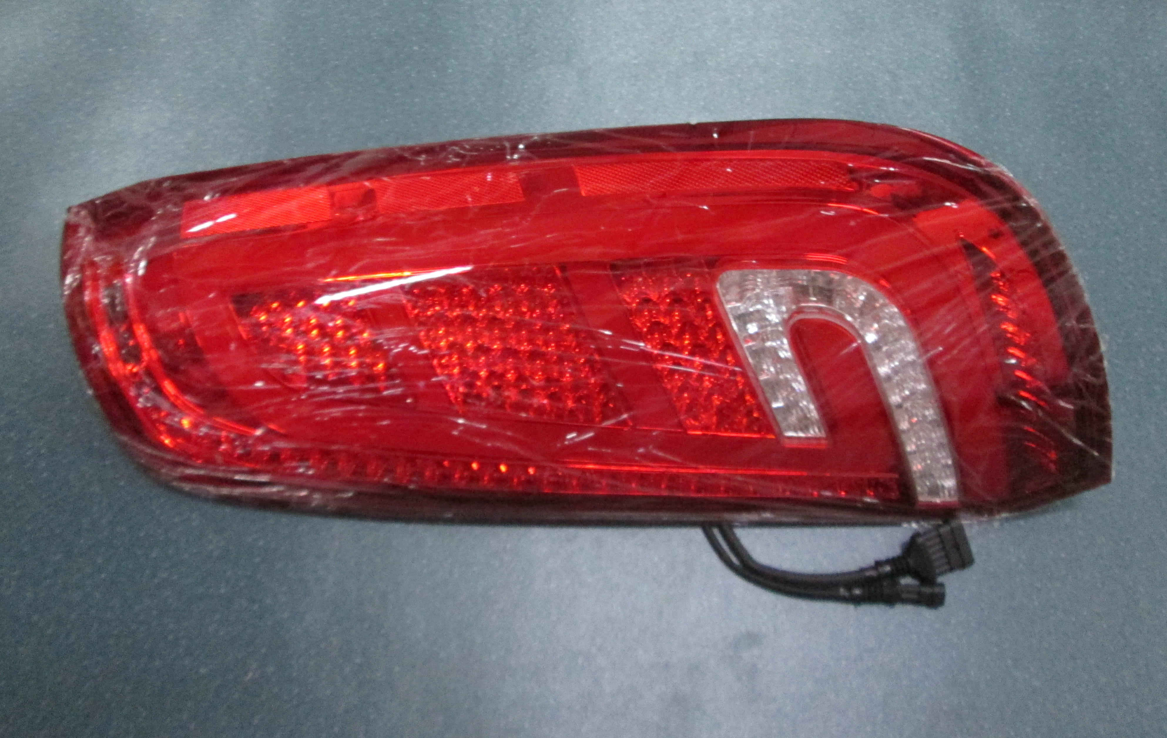 Feux de croisement arrière droit (LED)