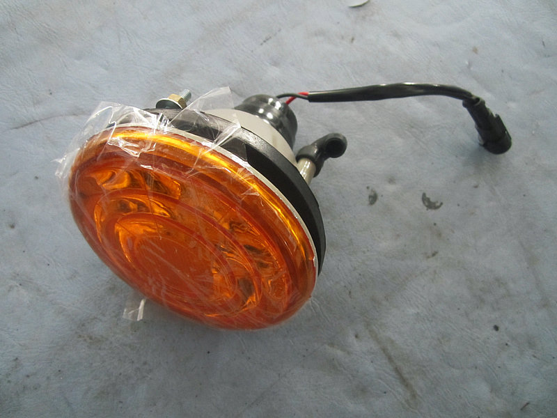 Stop lights (prepared in front of yellow)