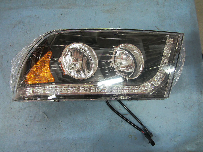 Left front combination light