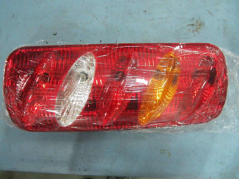 Right rear combination light (24V)