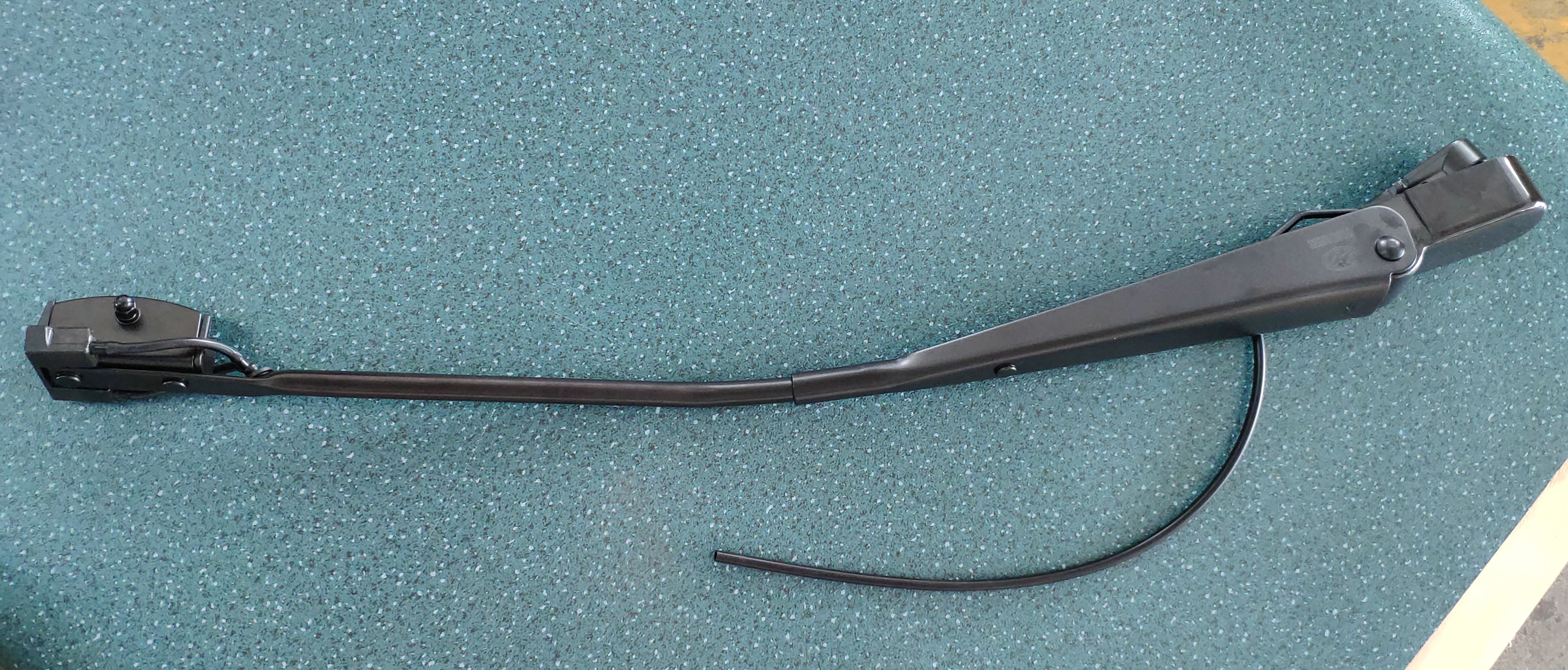Wiper arm (right)