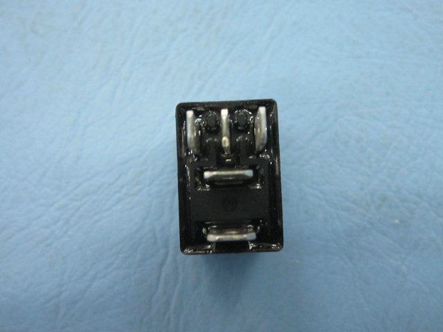 Relais (ensemble de commande électrique avant)-2