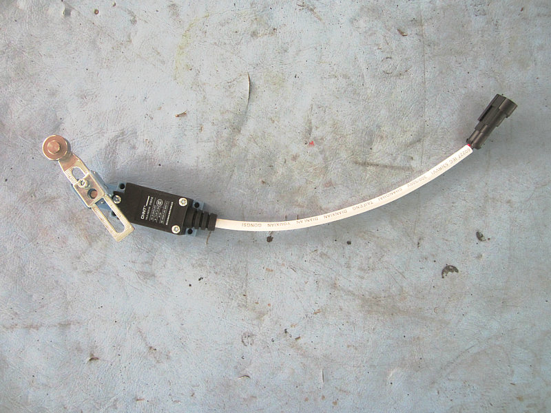 Switch (mechanical stroke)